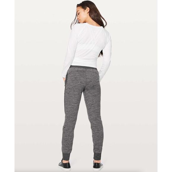 LULULEMON Get Going Jogger 28.5" Heathered Core Dark Grey Sz 8 {3M24} - Picture 2 of 7